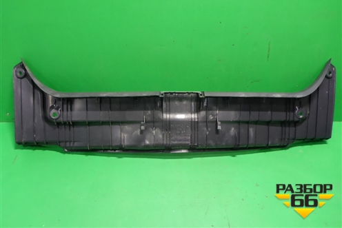 Обшивка багажника на заднюю панель (5838733140) для Toyota Camry V70 с 2017г (Камри)