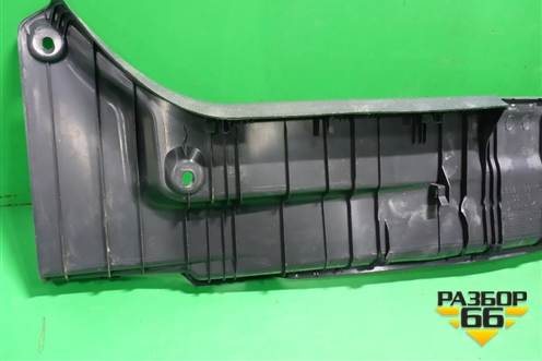 Обшивка багажника на заднюю панель (5838733140) для Toyota Camry V70 с 2017г (Камри)
