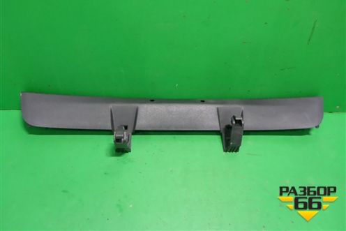 Обшивка багажника на заднюю панель (5JA863485B) для Skoda Rapid с 2013г (Рапид)