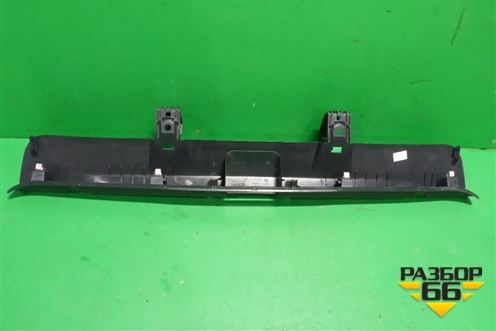 Обшивка багажника на заднюю панель (5JA863485B) для Skoda Rapid с 2013г (Рапид)