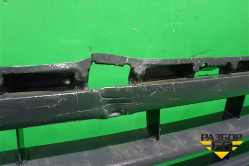 Решетка в передний бампер центральная (после 2014г под парктроник) (5CU853677B) для Volkswagen Jetta с 2010-2019г (Джетта)