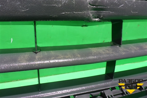 Решетка в передний бампер центральная (после 2014г под парктроник) (5CU853677B) для Volkswagen Jetta с 2010-2019г (Джетта)