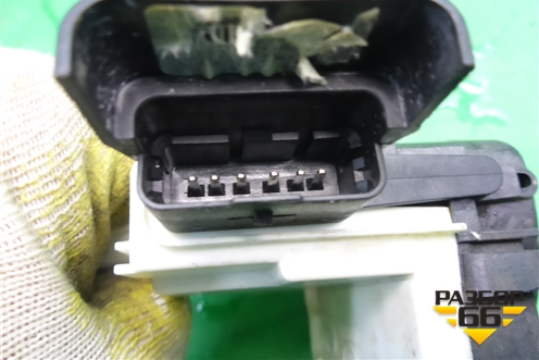 Замок двери передней правой (6 контактов) для Peugeot 408 с 2012г