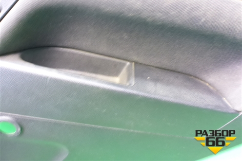 Обшивка двери задней правой под механику для Ford Fusion с 2002г (Фьюжн)