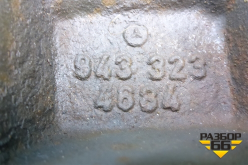 Кронштейн переднего стабилизатора  (левый) (9433234684) для Mercedes Benz TRUCK Axor 2 с 2004г (Аксор)