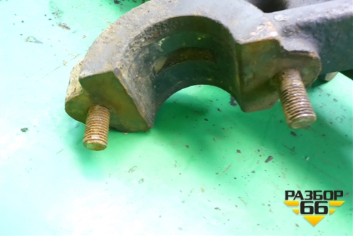 Кронштейн переднего стабилизатора  (левый) (9433234684) для Mercedes Benz TRUCK Axor 2 с 2004г (Аксор)