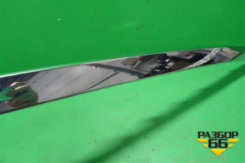 Накладка заднего бампера (после 2019г центральная верхняя) (31663566) для Volvo XC90 с 2015г (ХС90)