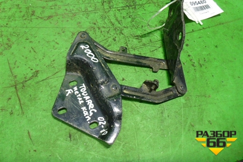 Петля капота правая (7L6823302B) для Volkswagen Touareg c 2002-2010г (Туарег)