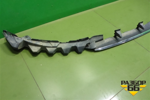 Кронштейн переднего бампера центральный Нижний после 2017г в сборе с накладкой (A2228855900) для Mercedes Benz S-Klass W222 с 2013-2020г (С)