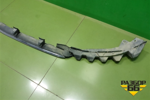 Кронштейн переднего бампера центральный Нижний после 2017г в сборе с накладкой (A2228855900) для Mercedes Benz S-Klass W222 с 2013-2020г (С)