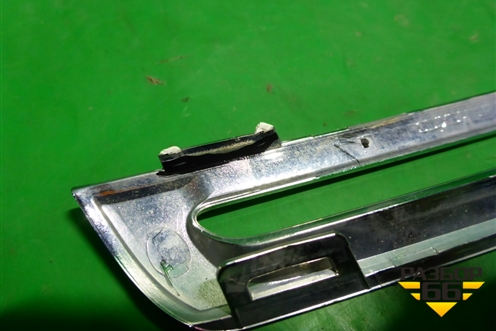 Накладка на решетку радиатора (левая верхняя) (A1668881585) для Mercedes Benz GLE-Klass W166 с 2015г (ГЛЕ)