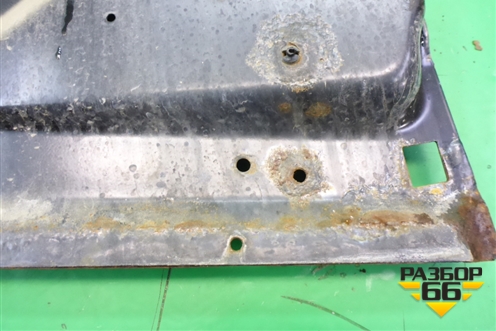 Панель внутренняя двери правой для Mercedes Benz TRUCK Axor 2 с 2004г (Аксор)