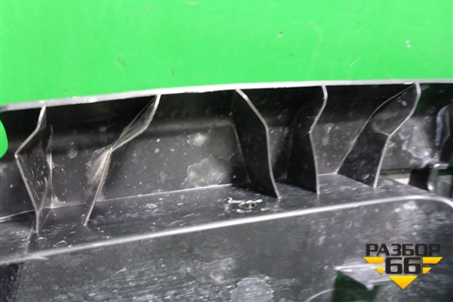 Кронштейн заднего бампера центральный (4M0807458) для Audi Q7 c 2015г (Ку 7)