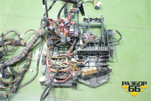 Проводка в кабину для Mercedes Benz TRUCK Axor 2 с 2004г (Аксор)