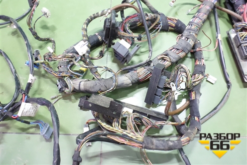 Проводка в кабину для Mercedes Benz TRUCK Axor 2 с 2004г (Аксор)