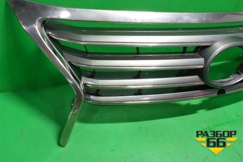 Решетка радиатора (верхняя часть под камеру) (5310160570) для Lexus LX-570 с 2015г (ЛХ)