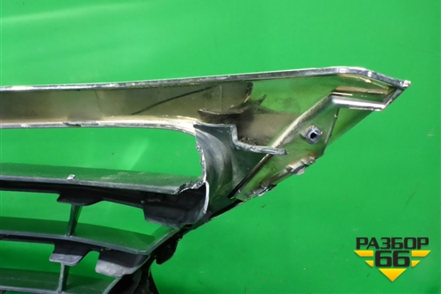 Решетка радиатора (верхняя часть под камеру) (5310160570) для Lexus LX-570 с 2015г (ЛХ)