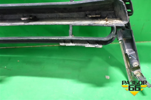 Решетка радиатора (верхняя часть под камеру) (5310160570) для Lexus LX-570 с 2015г (ЛХ)