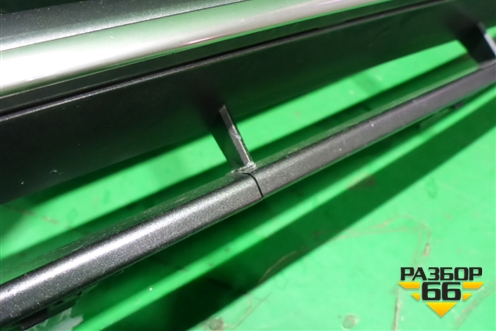 Решетка радиатора (верхняя часть под камеру) (5310160570) для Lexus LX-570 с 2015г (ЛХ)