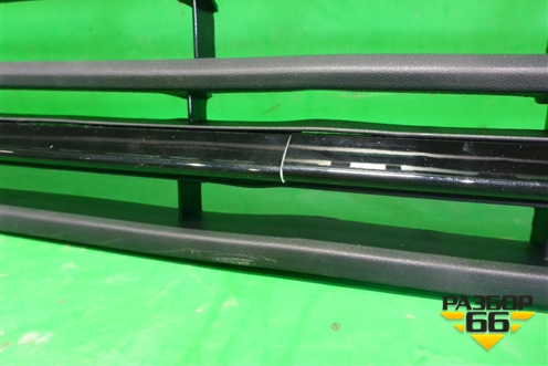 Решетка в передний бампер центральная (после 2015г дубликат новая) (VWL05B011700) для Volkswagen Polo (седан) с 2010г (Поло)