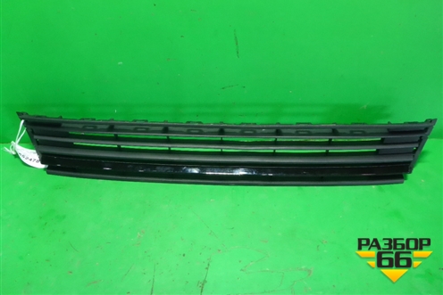 Решетка в передний бампер центральная (после 2015г дубликат новая) (VWL05B011700) для Volkswagen Polo (седан) с 2010г (Поло)