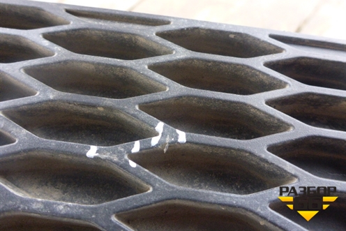 Решетка в капот левая  (нижняя) (A9408880823) для Mercedes Benz TRUCK Axor 2 с 2004г (Аксор)