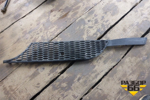 Решетка в капот левая  (нижняя) (A9408880823) для Mercedes Benz TRUCK Axor 2 с 2004г (Аксор)