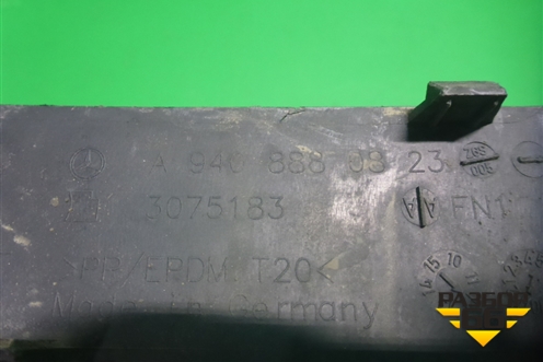 Решетка в капот левая  (нижняя) (A9408880823) для Mercedes Benz TRUCK Axor 2 с 2004г (Аксор)