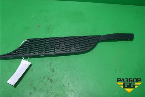 Решетка в капот левая  (нижняя) (A9408880823) для Mercedes Benz TRUCK Axor 2 с 2004г (Аксор)