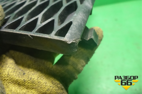 Решетка в капот левая  (верхняя) (A9448880323) для Mercedes Benz TRUCK Axor 2 с 2004г (Аксор)