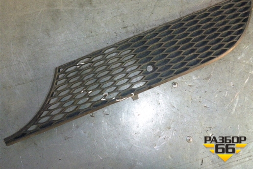 Решетка в капот левая  (Нижняя) (A9408880823) для Mercedes Benz TRUCK Axor 2 с 2004г (Аксор)