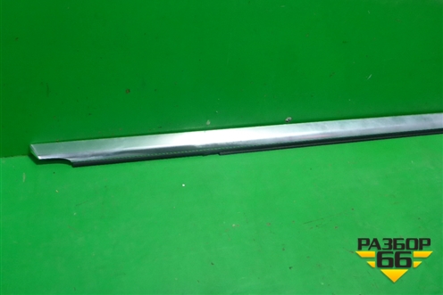 Накладка стекла переднего правого (A2537200224) для Mercedes Benz GLC-Klass X253  с 2015г (ГЛЦ)