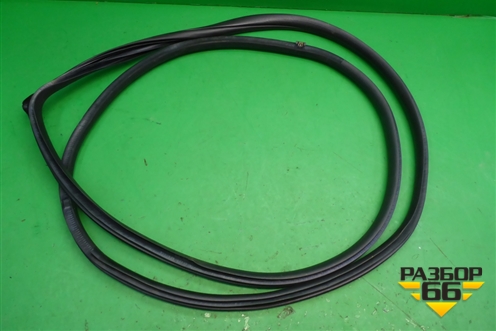 Уплотнитель двери передней левой для Nissan Almera G15 с 2012г (Альмера Г15)