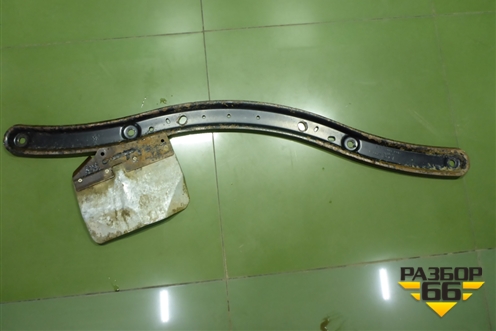 Кронштейн глушителя (8V61A10684AA) для Ford Focus 3 с 2011г (Фокус)