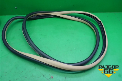 Уплотнитель двери задней левой (A1646900676) для Mercedes Benz ML-Klass W164 c 2005-2011г (МЛ)