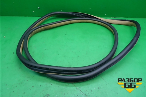 Уплотнитель двери задней правой (A1646900676) для Mercedes Benz ML-Klass W164 c 2005-2011г (МЛ)