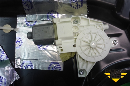 Стеклоподъёмник электрический задний левый (A2518200108) для Mercedes Benz ML-Klass W164 c 2005-2011г (МЛ)