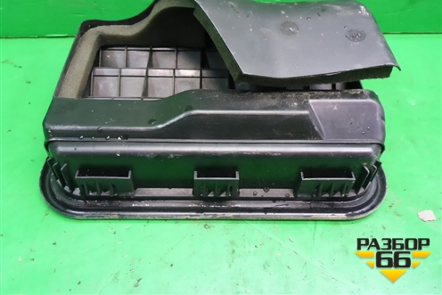 Клапан вентиляционный (левый) для Mercedes Benz ML-Klass W164 c 2005-2011г (МЛ)