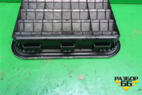 Клапан вентиляционный (правый) (A1648300042) для Mercedes Benz ML-Klass W164 c 2005-2011г (МЛ)