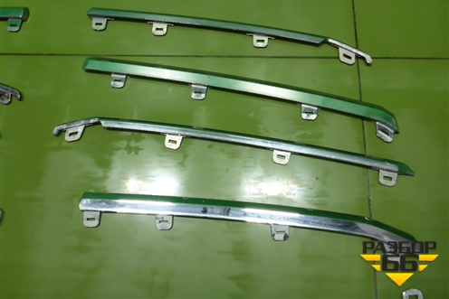 Накладка на решетку радиатора (после 2015г комплект) для Toyota Land Cruiser (200) с 2008г (Ленд Крузер)