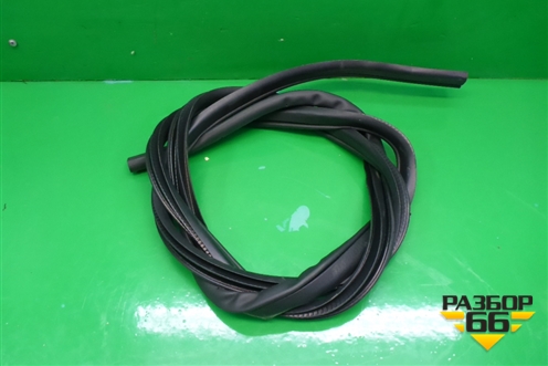 Уплотнитель двери задней левой (76924HL00A) для Nissan Qashqai (J11E) с 2013г (Кашкай)