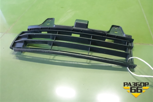 Решетка в передний бампер правая (до 2012г) (5311260040) для Toyota Land Cruiser (200) с 2008г (Ленд Крузер)