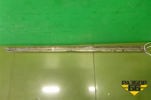 Накладка двери передней правой (7573448010) для Toyota Highlander с 2007-2013г (Хайлендер)