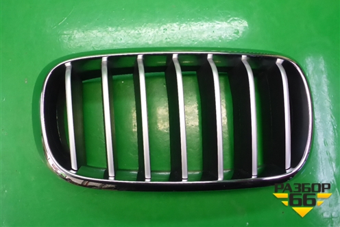 Решетка радиатора правая (7316054) для BMW X5 F15 с 2013г (Х5 Ф15)