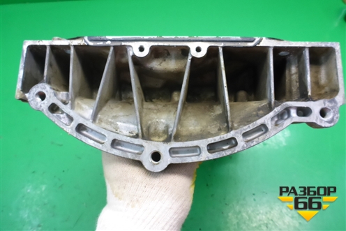 Поддон двигателя масляный (верхняя часть 2.0л CAW) (06J103603T) для Volkswagen Tiguan с 2011-2016г (Тигуан)