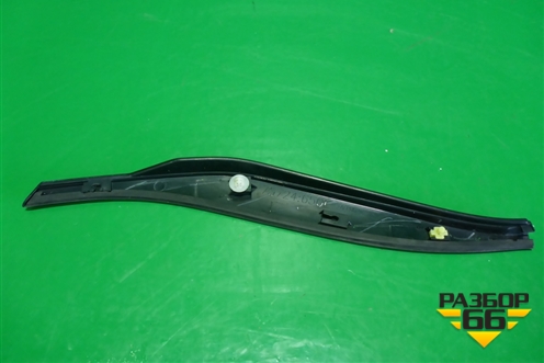 Накладка стекла заднего левого (757240K070) для Toyota Fortuner с 2016г (Фортунер)