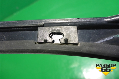 Накладка стекла заднего левого (757240K070) для Toyota Fortuner с 2016г (Фортунер)