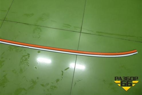 Молдинг лобового стекла нижний (новый) (5615333010) для Toyota Camry V70 с 2017г (Камри)