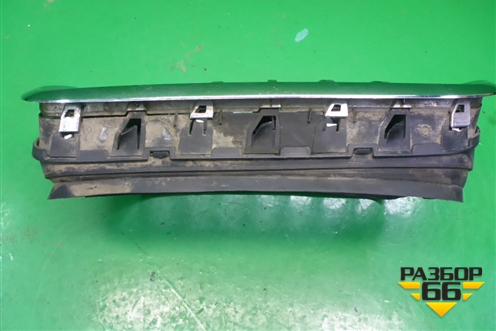 Решетка радиатора левая (51137171395) для BMW X5 E70 с 2007-2013г (Х5 Е70)