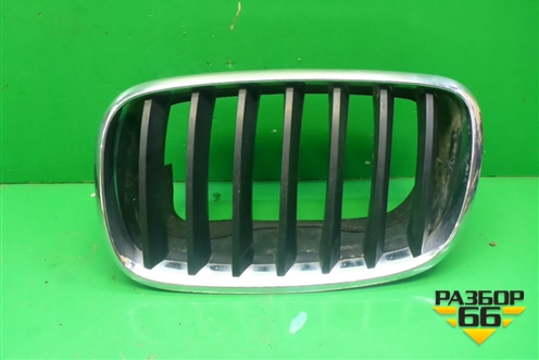 Решетка радиатора левая (51137171395) для BMW X5 E70 с 2007-2013г (Х5 Е70)